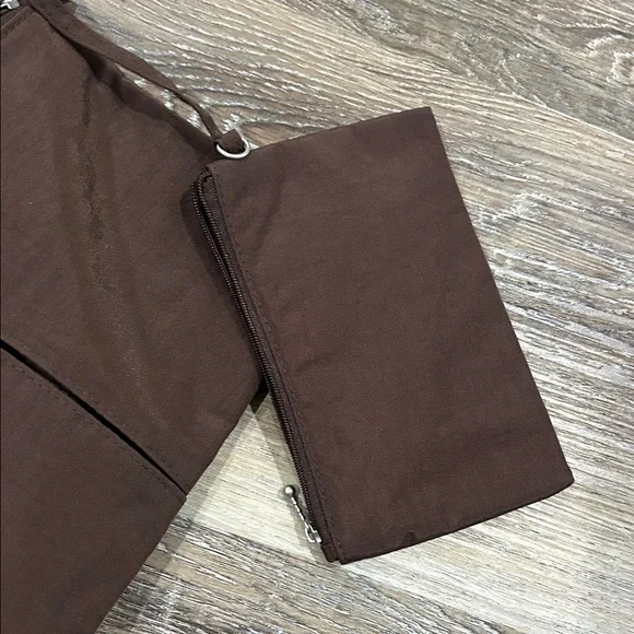 Baggallini Chocolate Messenger Bag - Picture 4 of 7